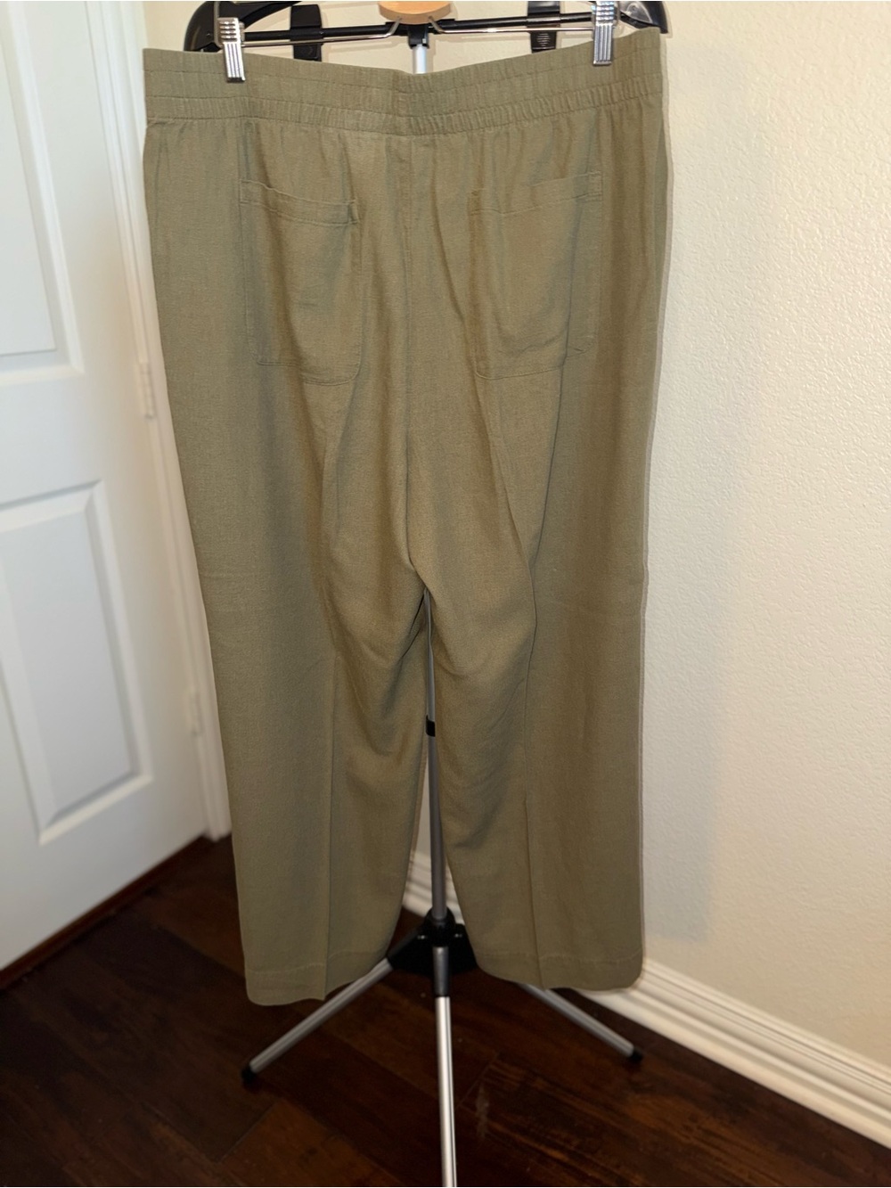 Old Navy Olive Green Wide-Leg Elastic Waist Pants - Picture 3 of 4